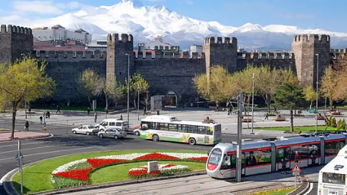 Toplu taşımada seyahat kapasitesi sınırlandırıldı 