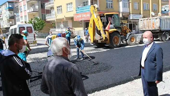 Çolakbayrakdar saha ekibiyle bayramlaştı