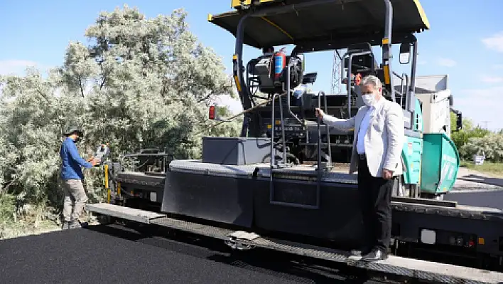 Gesi'de asfaltlama çalışması