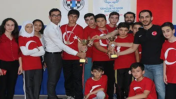 Büyükşehir gençleri sosyalleştiriyor 