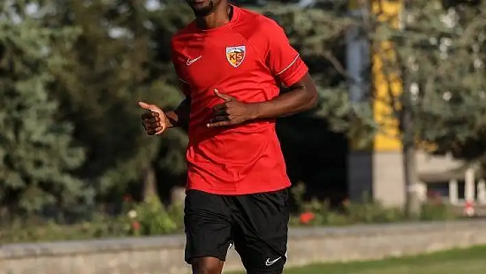 Bernard Mensah takıma katıldı