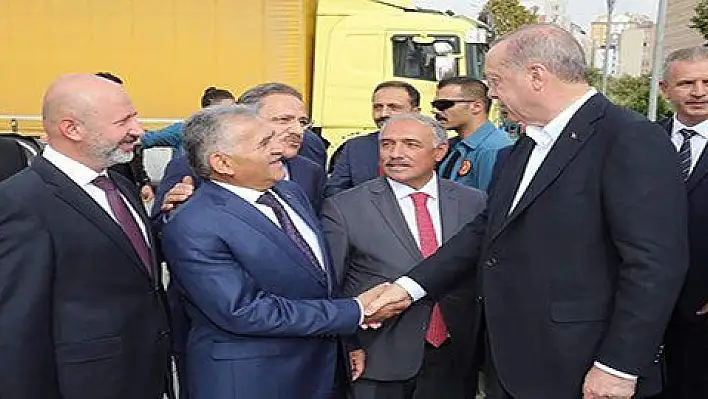 Başkan Memduh Büyükkılıç, Cumhurbaşkanı Erdoğan'a 7 yatırım hakkında bilgiler verdi 