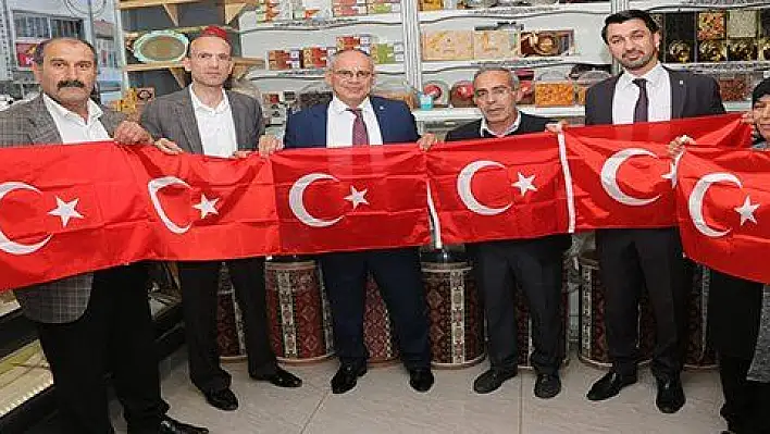 Yahyalı'da Barış Pınarı Harekatı'na Bayraklı Destek