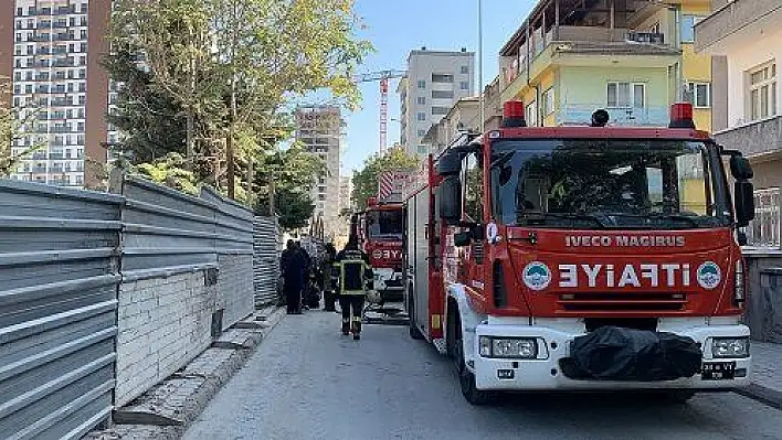 Apartmandaki yangını gören bina sakini sinir krizi geçirdi