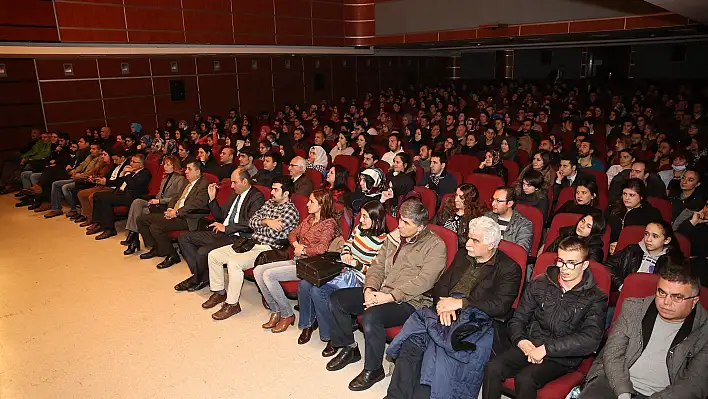 'Sıradışı Martı' oyunu sergilendi