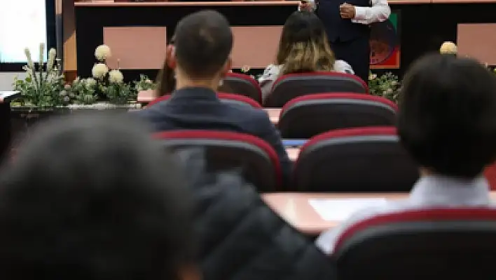  Melikgazi'de faaliyet raporu için hizmet içi eğitim