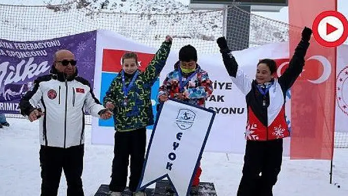 Snowboard 1. Etap Yarışları Erciyes'te tamamlandı