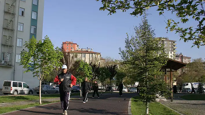 Melikgazi parkları onarımdan geçiyor 