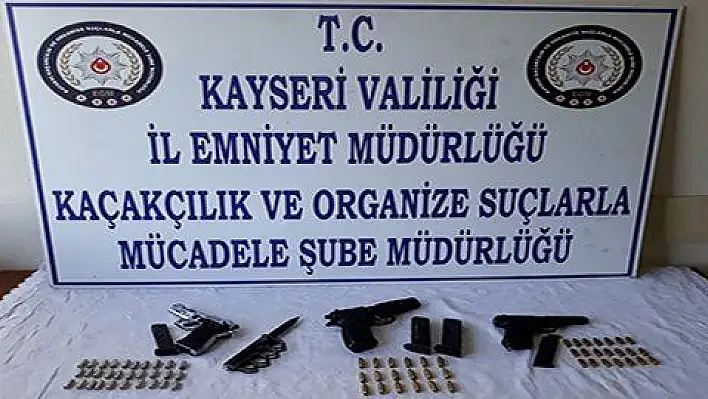 3 iş yerinde yapılan aramada ruhsatsız tabanca ele geçirildi