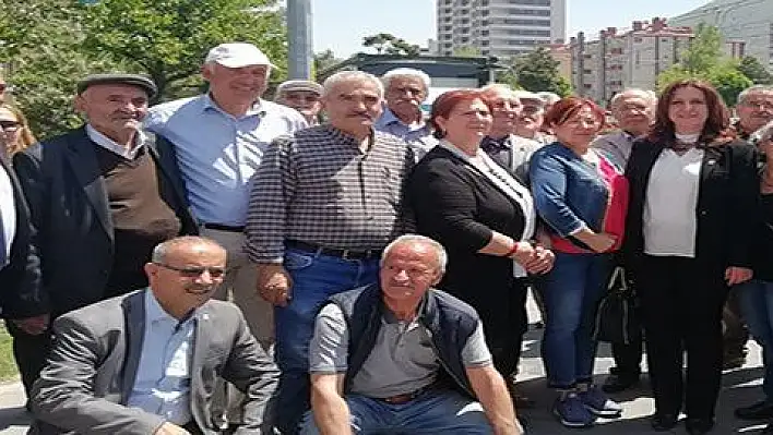 Cumhuriyet Halk Partisi'nden İmamoğlu'na Destek Sürüyor 