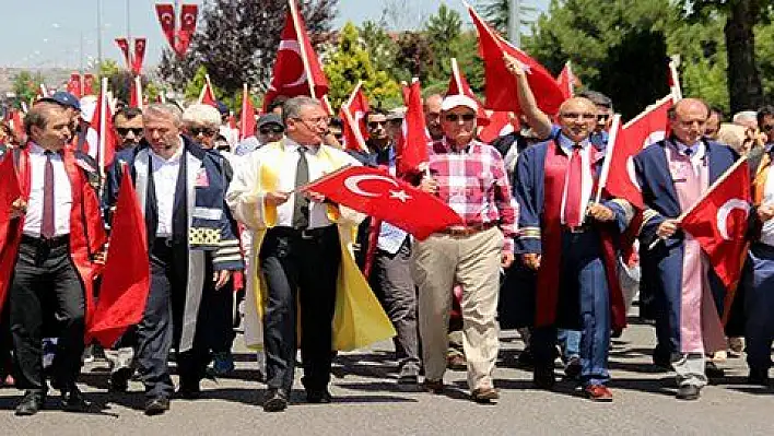 Güven: 'Bu yüce millet, o gece adeta ikinci kurtuluş mücadelemize imza atmıştır'