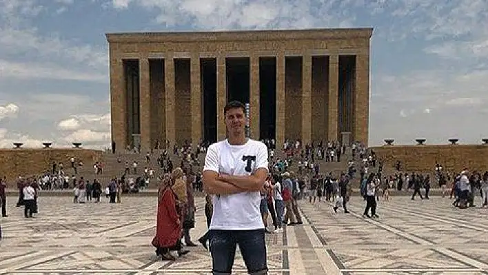 Silviu Lung Ata'nın huzurunda 