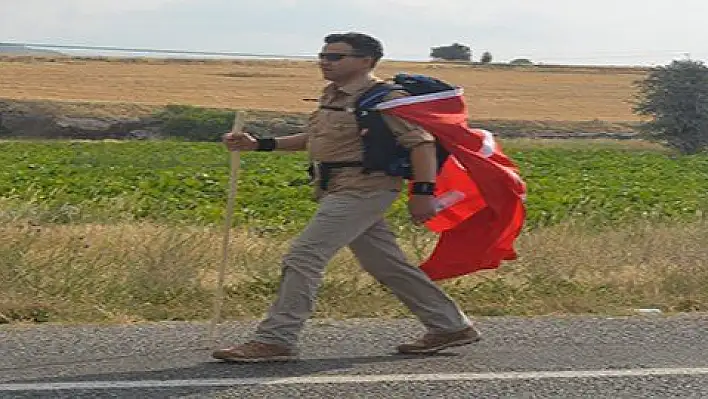 15 Temmuz Şehitleri İçin 9 Saat Yürüdü 