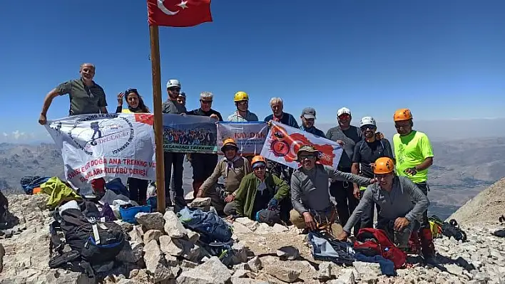 Demirkazık tırmanışı tamam!