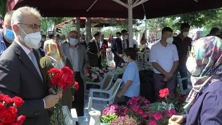 AK Partili Taner Yıldız'dan 15 Temmuz mesajı