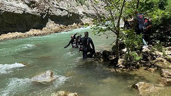 Irmakta kaybolan çocuğun bulunması için çalışma başlatıldı