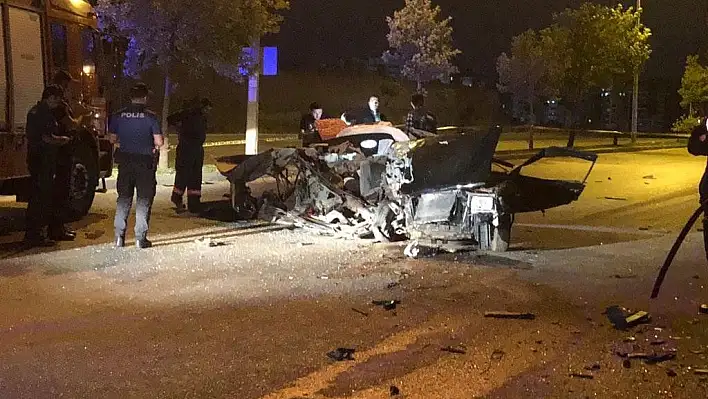 Polisin 'dur' ihtarına uymayan driftçiler kaza yaptı: 2 ölü 1 yaralı