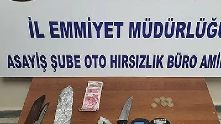 Otomobil hırsızları uyuşturucuyla yakalandı