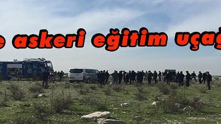 İzmir'de askeri eğitim uçağı düştü