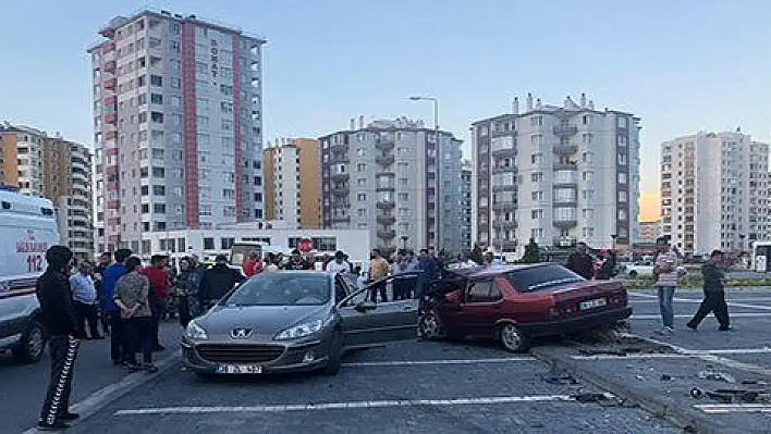 Yakut Mahallesi'nde trafik kazası: 3 yaralı 