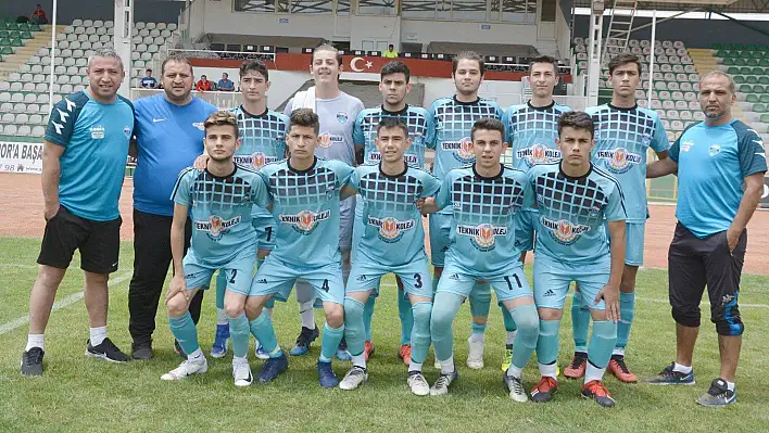 Atletikspor U16 takımı Kırşehir'de şampiyon oldu