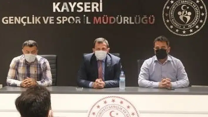 Yüzme kulüpleri istişare toplantısında buluştu