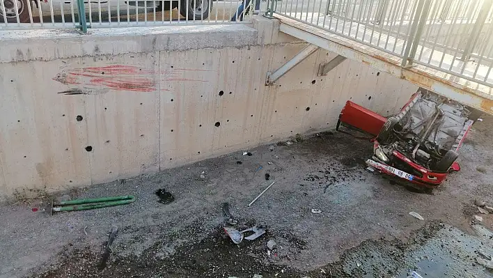 Otomobili ekspere götürürken kaza yaptılar: 3 yaralı