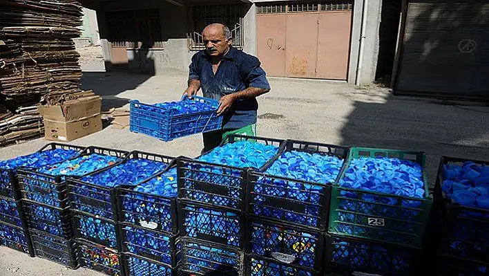 800 bin kapak topladı, geliri onlara bağısladı