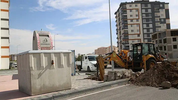 Melikgazi'de yer altı çöp konteynerleri ile koku ve bakterilerin önüne geçiliyor