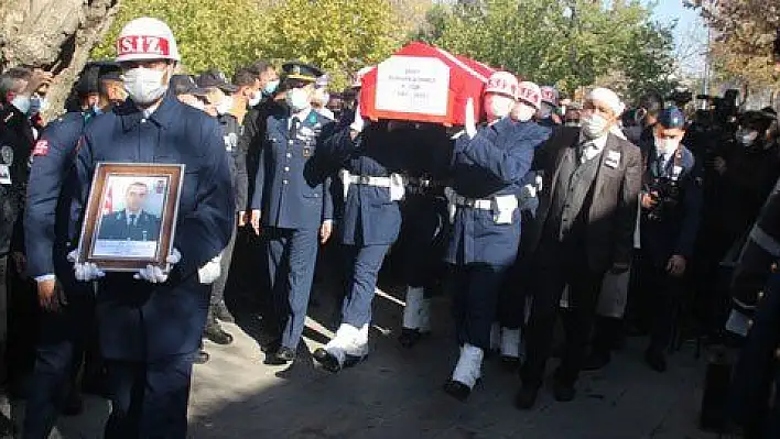 3 aylık evli şehit son yolculuğuna uğurlandı