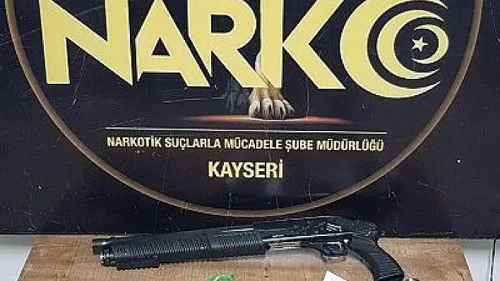 Narkotik ekipleri uyuşturucuya geçit vermiyor