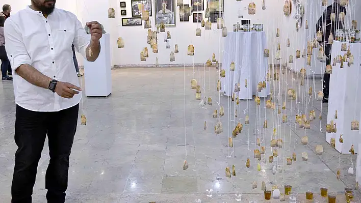 ERÜ'lü öğrenciler 'Karma Karışık' sergi açtı  