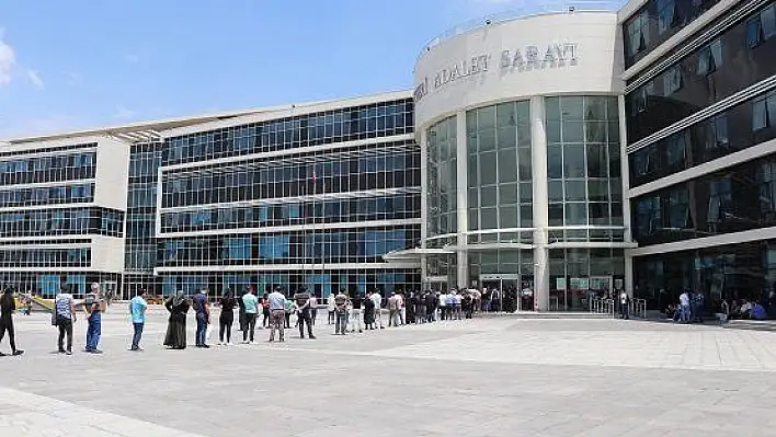 Kayseri Adliyesi'nde yoğunluk