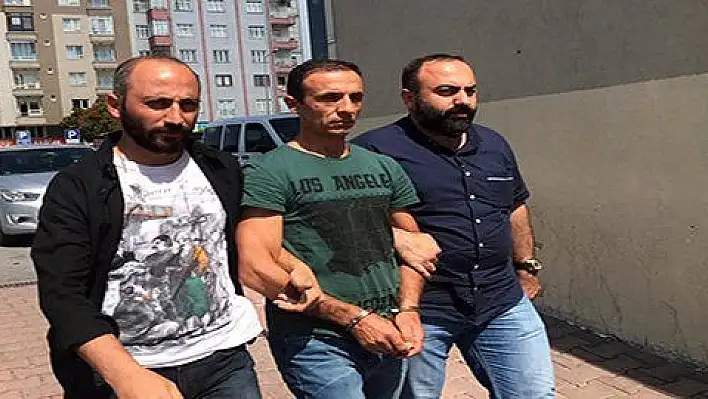 Hamile eşine kurşun sıkan, yanındaki arkadaşını öldüren zanlı tutuklandı