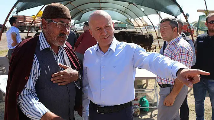 Başkan Çolakbayrakdar, kurban satış ve kesim merkezinde inceleme yaptı