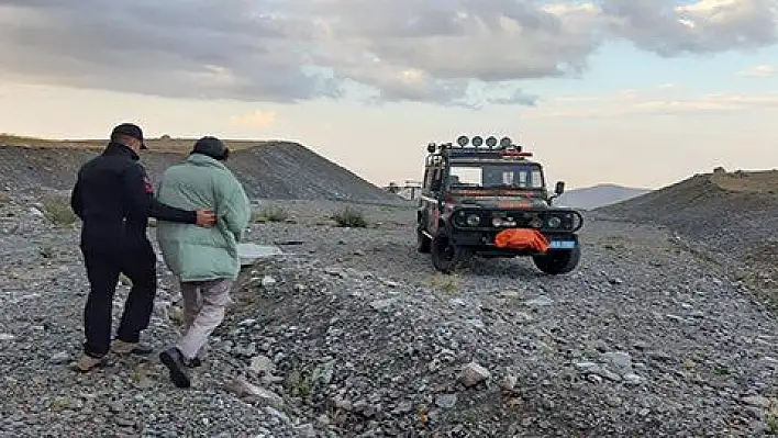 Erciyes'te mahsur kalan 2 kişiyi JAK ekipleri kurtardı 