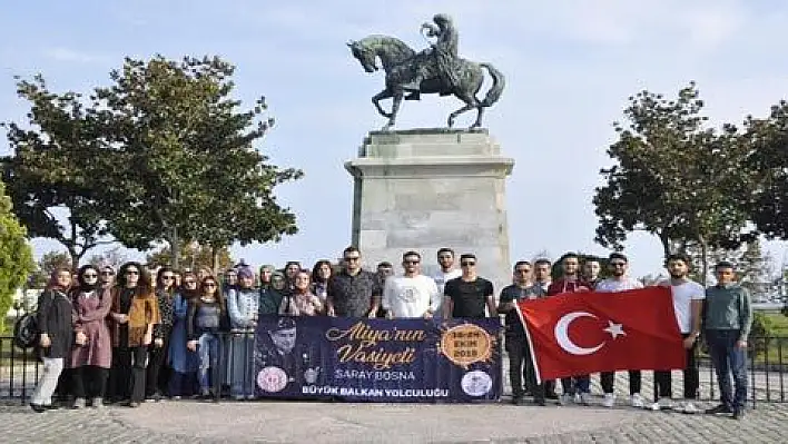 Gençler Yunanistan'da