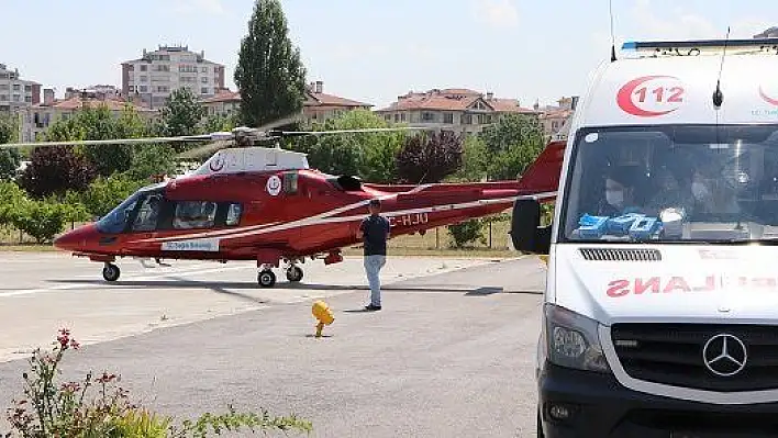 Trafik kazasında yaralanan sürücü hava ambulansı ile hastaneye kaldırıldı