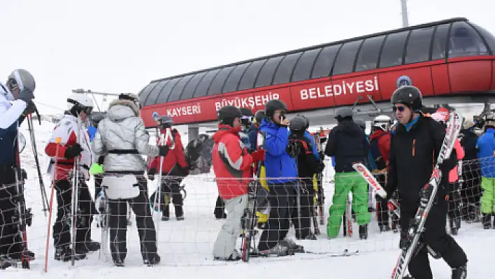 Erciyes Kayak Merkezi'nde sömestr bereketi