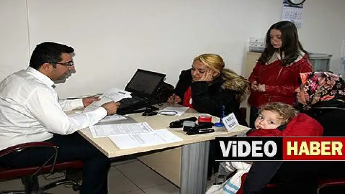 Kayseri'de büyükanneler maaş için müracaatlara başladı