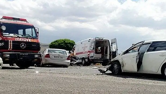 Develi'de trafik kazası: 6 yaralı, 1 ölü