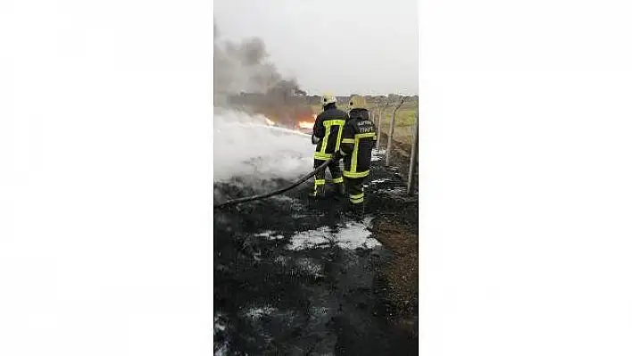 Fabrikanın geri dönüşüm alanında çıkan yangın 3 saatte söndürüldü