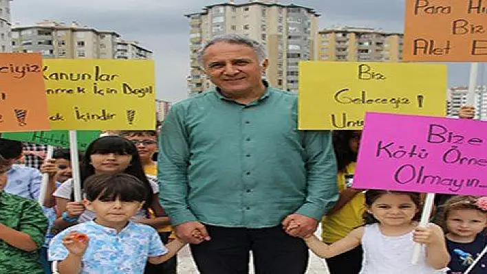 11 yaşında ki Defne'den market sahibine Tüketici dersi