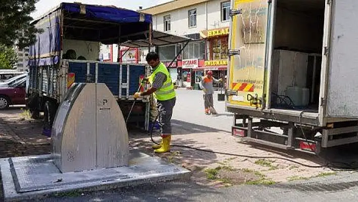 Melikgazi Belediyesi, mahallelerdeki temizlik çalışmalarını sürdürüyor