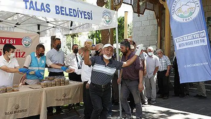 Talas Belediyesi'nden aşure ikramı