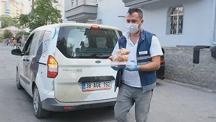 Kocasinan'da evlere her gün 4 çeşit sıcak yemek gidiyor