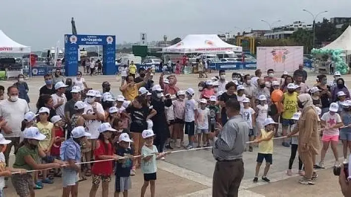 GELENEKSEL TÜRK ÇOCUK OYUNLARI MİLLİ MÜCADELE RUHU İLE SAMSUN'DA... 