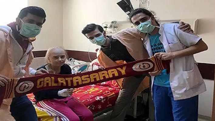 Lösemi hastası Cansu'nun hayali Galatasaraylı futbolcularla tanışmak  