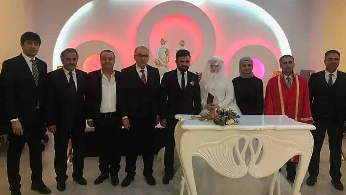 Arık ve Yıldırım ailesinin mutlu günü