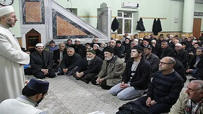 Güven: 'Camiler, sadece erkeklere değildir'